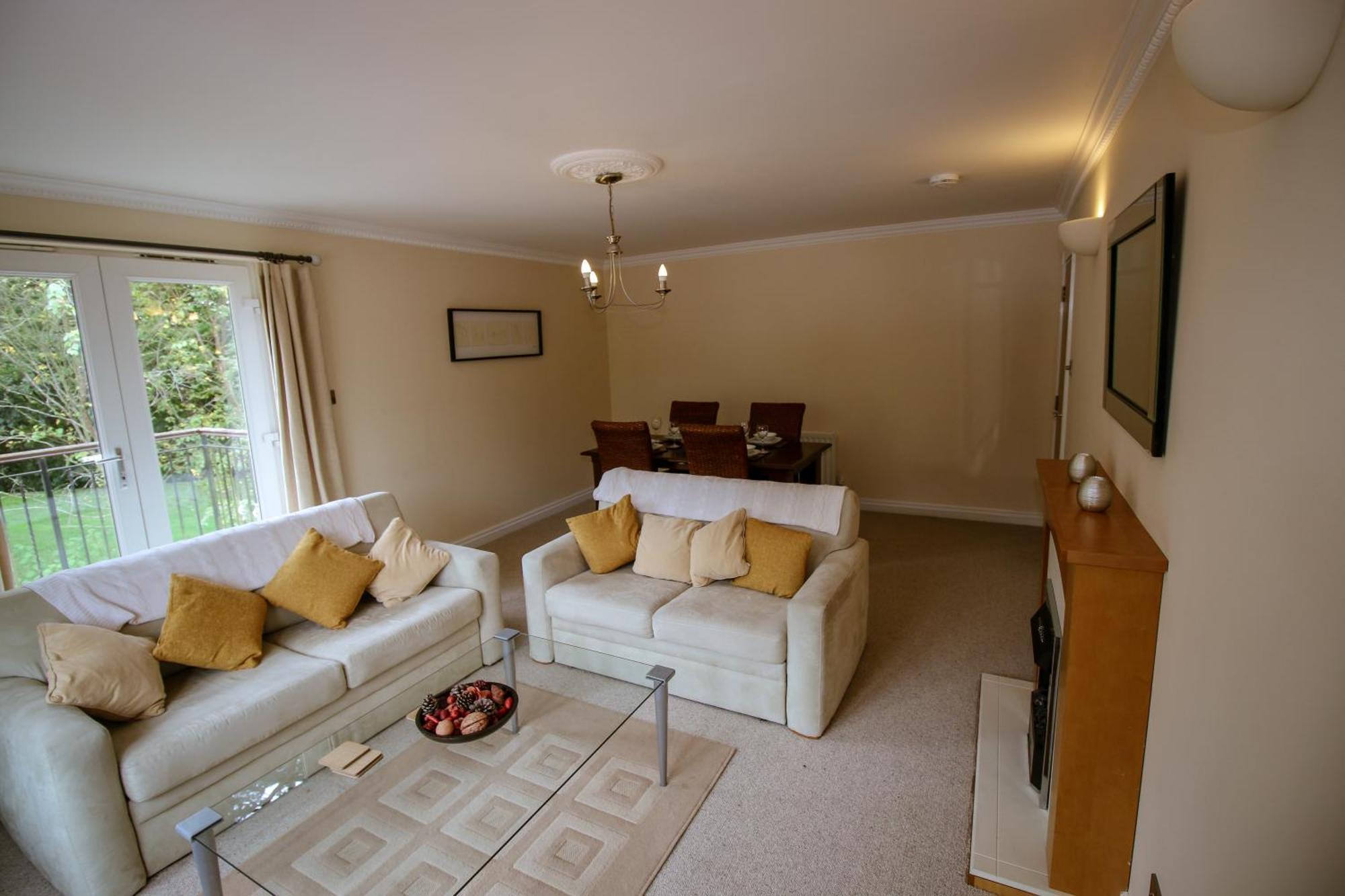 Turnberry Apartments Room photo