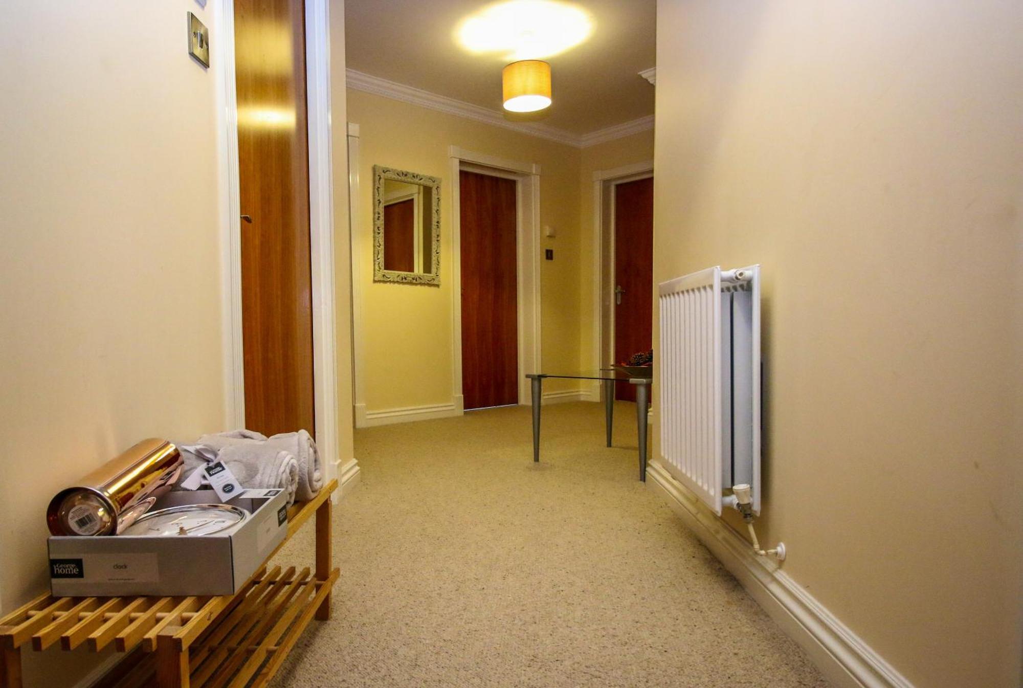 Turnberry Apartments Room photo