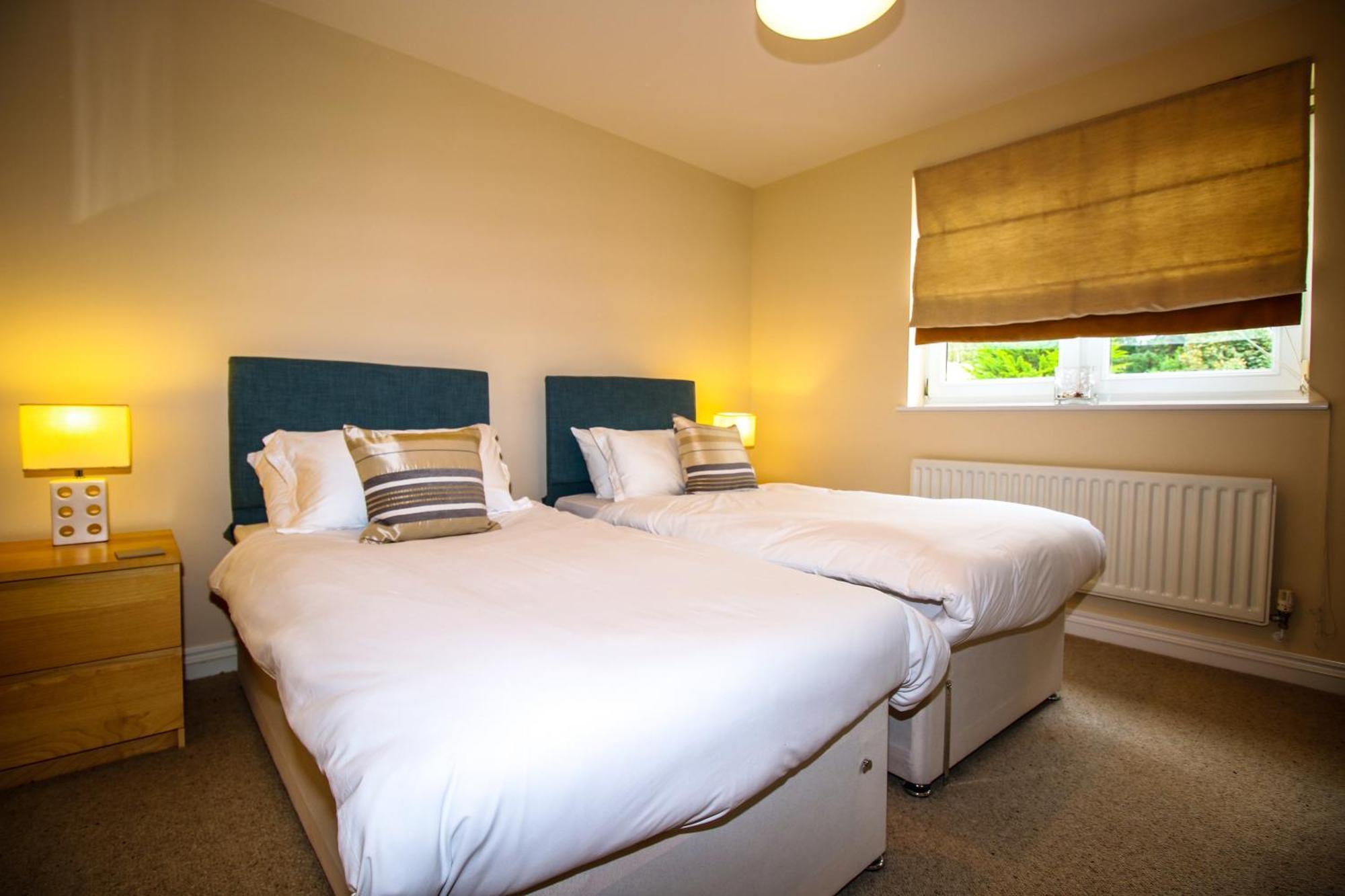 Turnberry Apartments Room photo